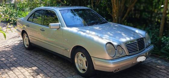 MERCEDES-BENZ E 320 3.2 AVANTGARDE V6 GASOLINA 4P AUTOMÁTICO MERCEDES-BENZ E 320 3.2 AVANTGARDE V6 GASOLINA 4P AUTOMÁTICO